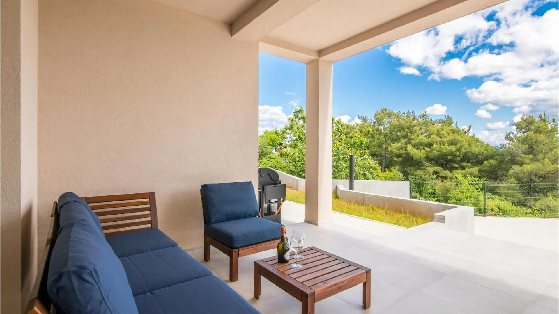 Beautiful Home In Vrh With 3 Bedrooms, Wifi And Outdoor Swimming Pool Croazia