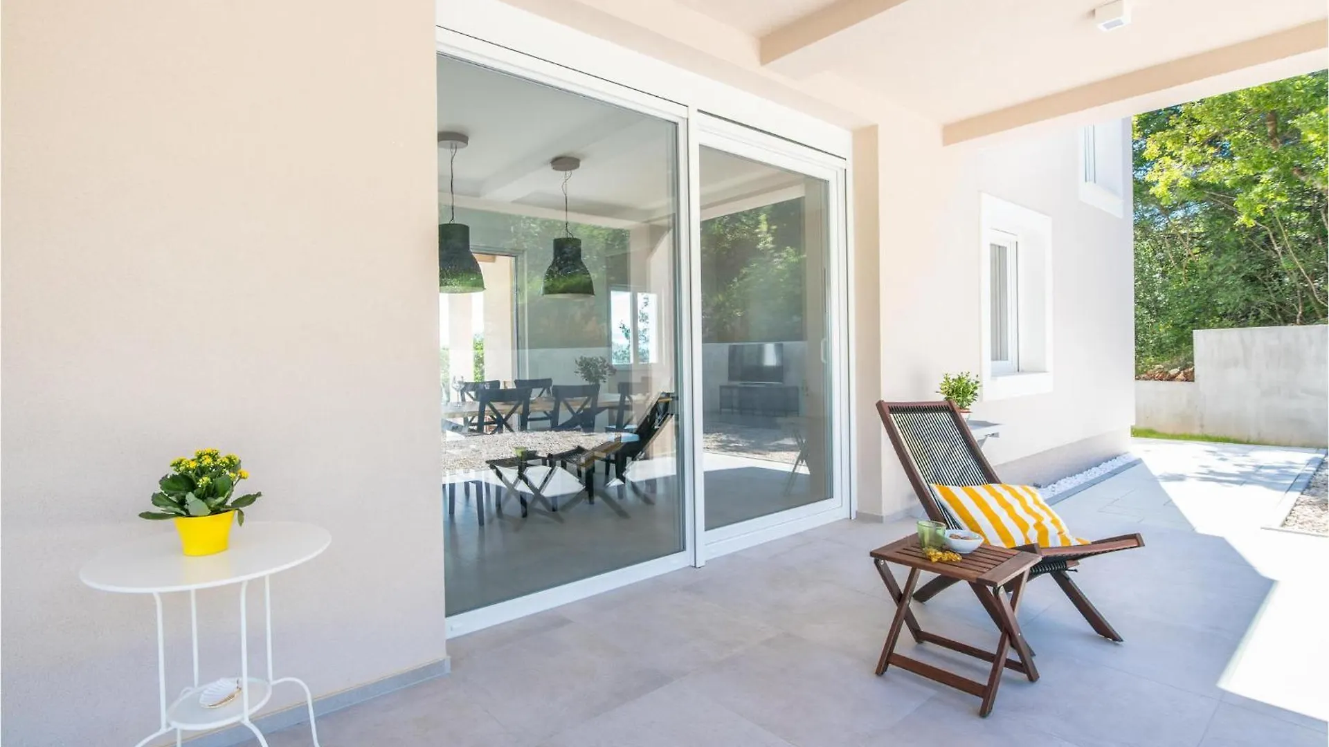 Beautiful Home In Vrh With 3 Bedrooms, Wifi And Outdoor Swimming Pool